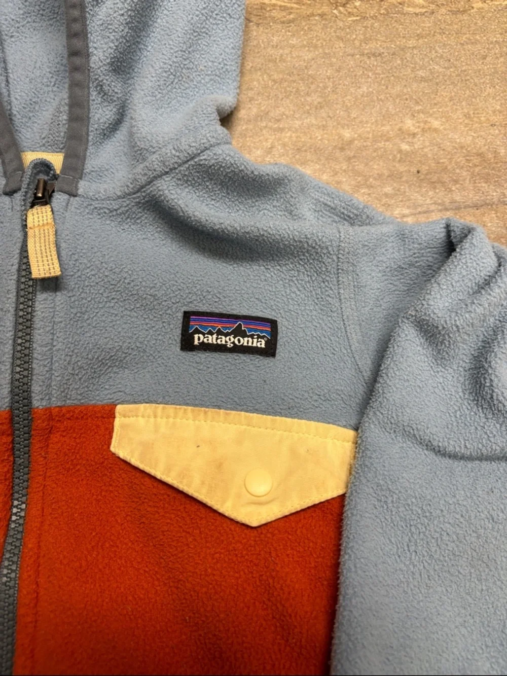 Patagonia Kids Micro D hoodie - Picture 2 of 3
